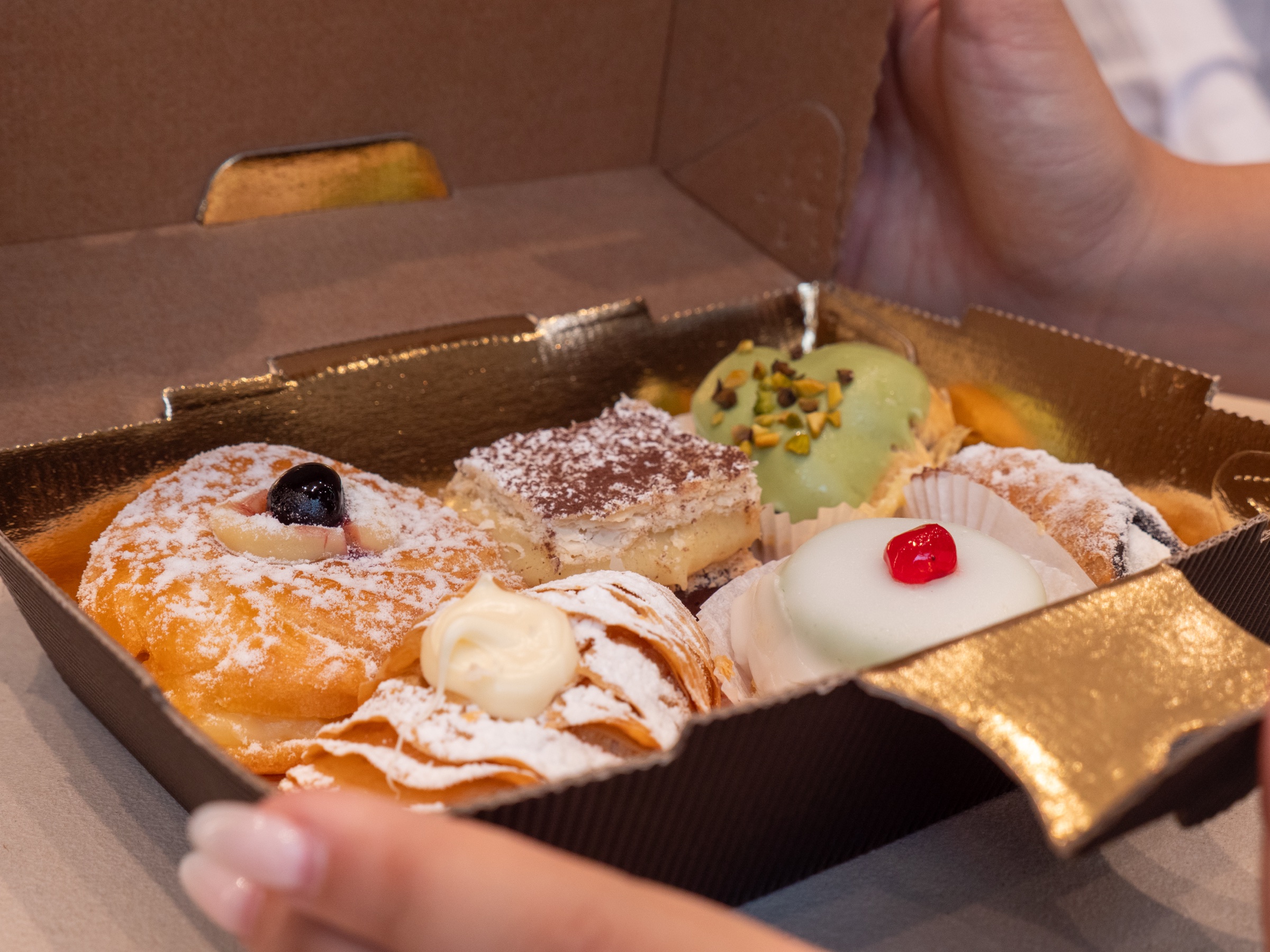 Dettaglio di una pausa alla Galleria